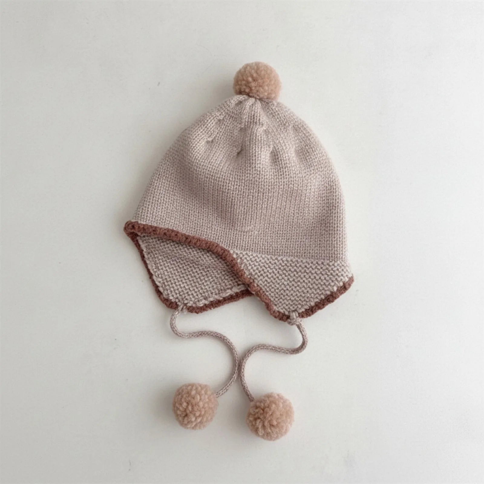 Chapeau Bébé Oreillettes Pompon Hiver Douillet