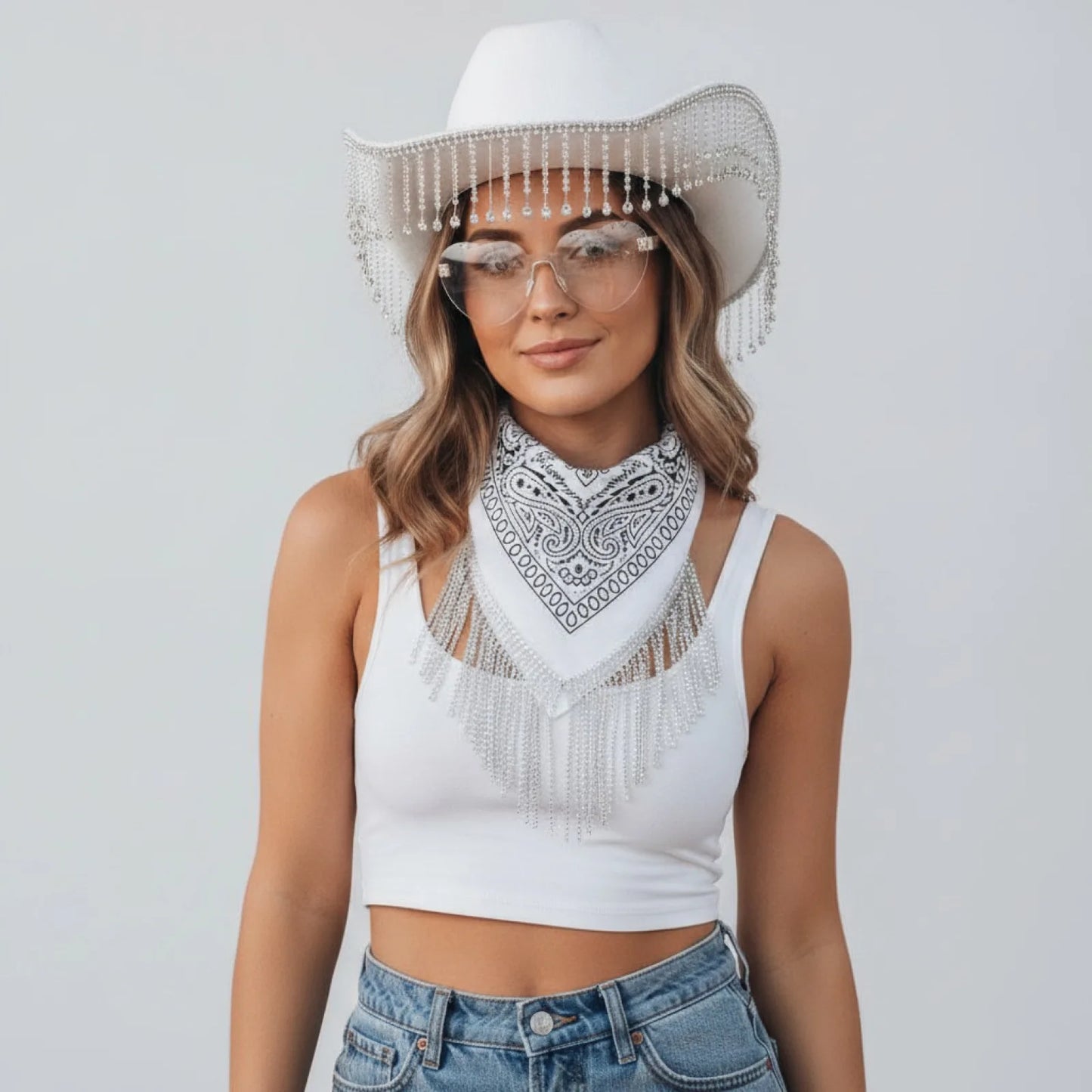 Lot 3 Accessoires Fête : Chapeau Cowboy Strass, Bandana & Lunettes Cœur